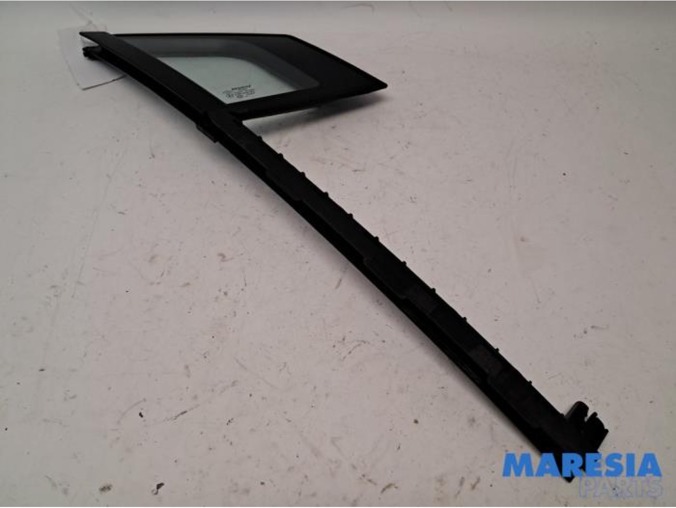 Renault - Captur - Quarter light, front right