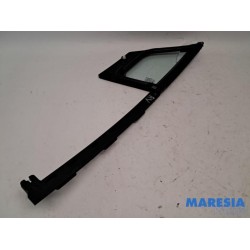 Renault - Captur - Quarter light, front right