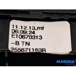 Renault - Captur - Indicator switch