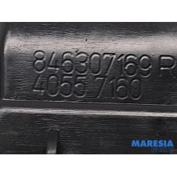 Renault - Captur - Tailgate lock mechanism