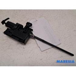 Renault - Captur - Tank flap lock motor