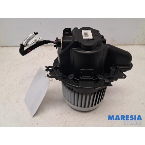 Renault - Captur - Heating and ventilation fan motor