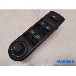 Renault - Captur - Multi-functional window switch