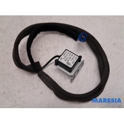 Renault - Captur - GPS antenna