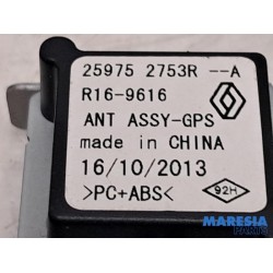Renault - Captur - GPS antenna