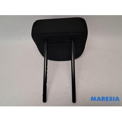 Renault - Captur - Headrest