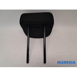 Renault - Captur - Headrest
