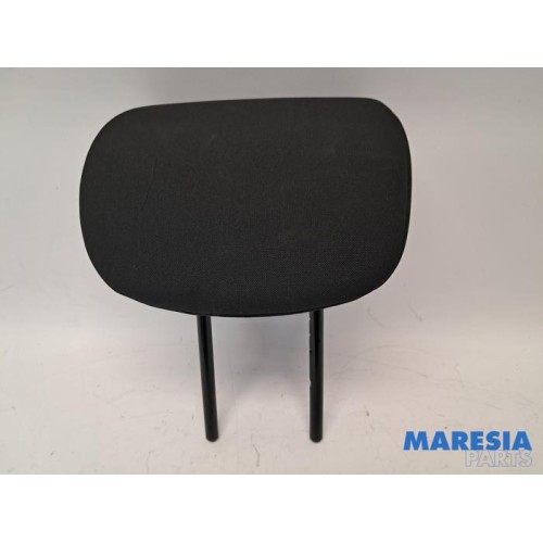 Renault - Captur - Headrest
