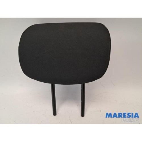 Renault - Captur - Headrest