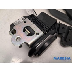 Renault - Captur - Front seatbelt, right