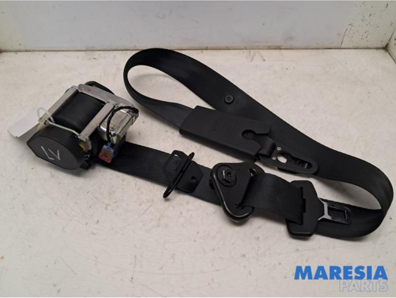 Renault - Captur - Front seatbelt, left