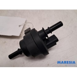 Renault - Captur - Vacuum valve