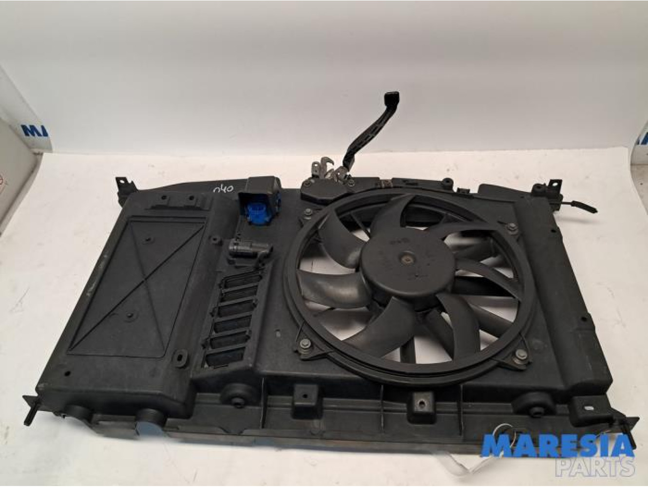 Citroen - C4 - Fan motor