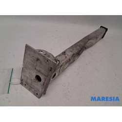 Citroen - C4 - Front wishbone support, right