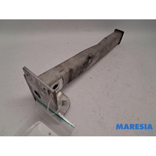 Citroen - C4 - Front wishbone support, right