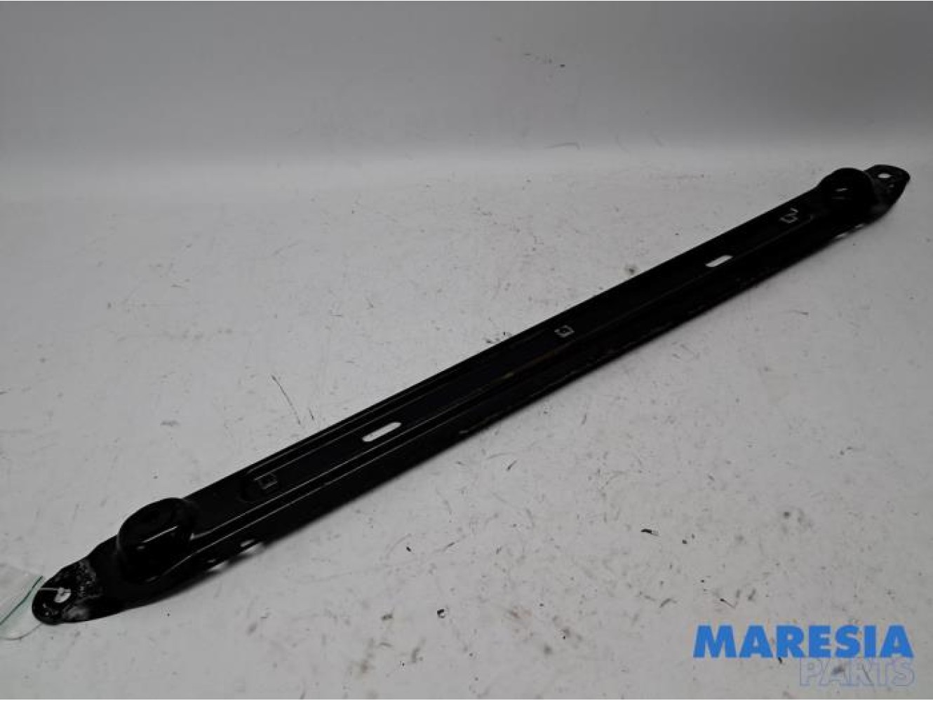 Citroen - C4 - Radiator bar