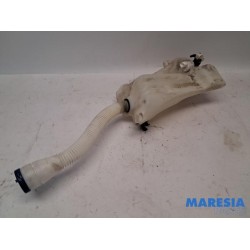 Citroen - C4 - Front windscreen washer reservoir