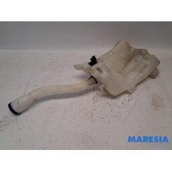 Citroen - C4 - Front windscreen washer reservoir