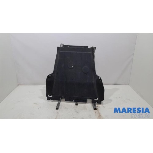 Renault - Captur - Engine protection panel