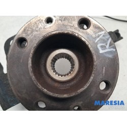 Renault - Captur - Knuckle, front right