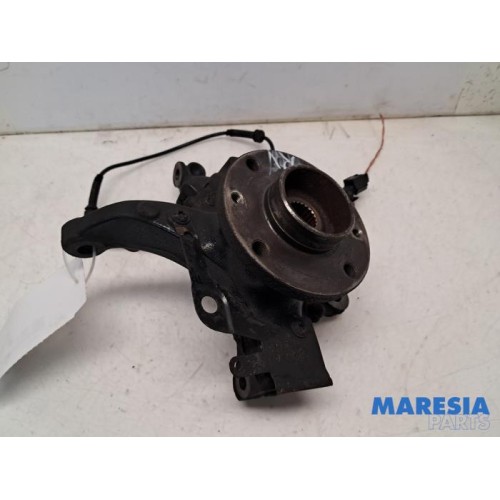 Renault - Captur - Knuckle, front right