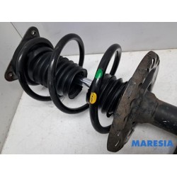 Renault - Captur - Front shock absorber rod, right