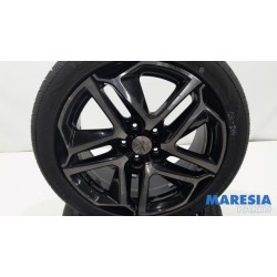 Peugeot - 308 - Sportvelgenset + banden
