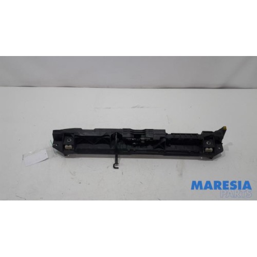 Peugeot - 308 - Lock plate
