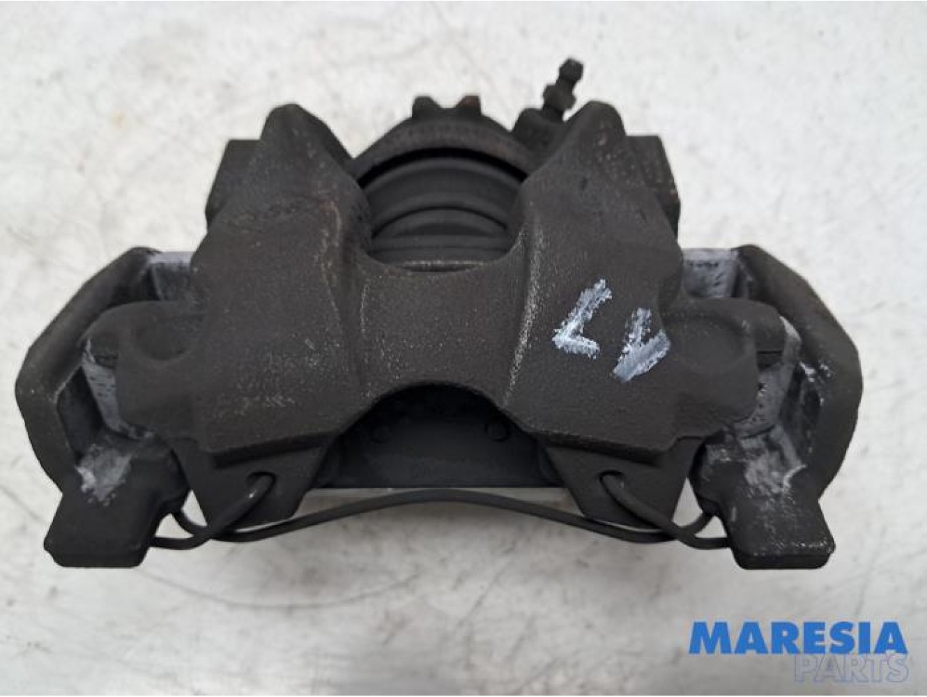 Renault - Clio - Front brake calliper, left