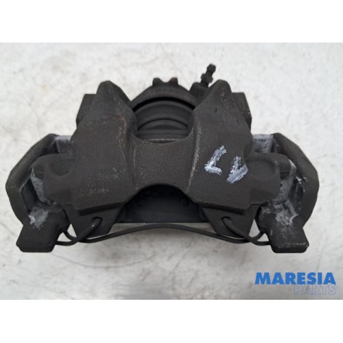 Renault - Clio - Front brake calliper, left