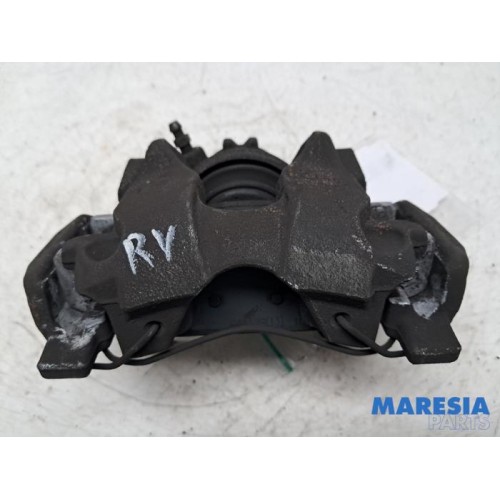 Renault - Clio - Front brake calliper, right