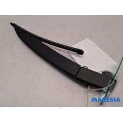 Renault - Clio - Rear wiper arm