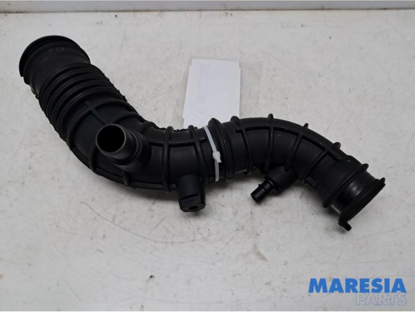 Renault - Clio - Air intake hose