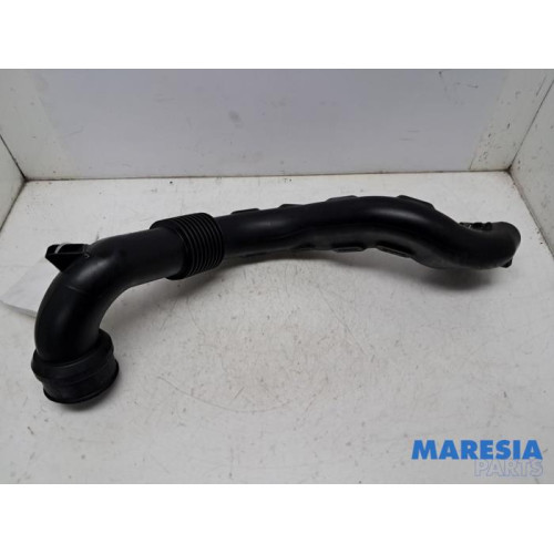 Renault - Clio - Air intake hose