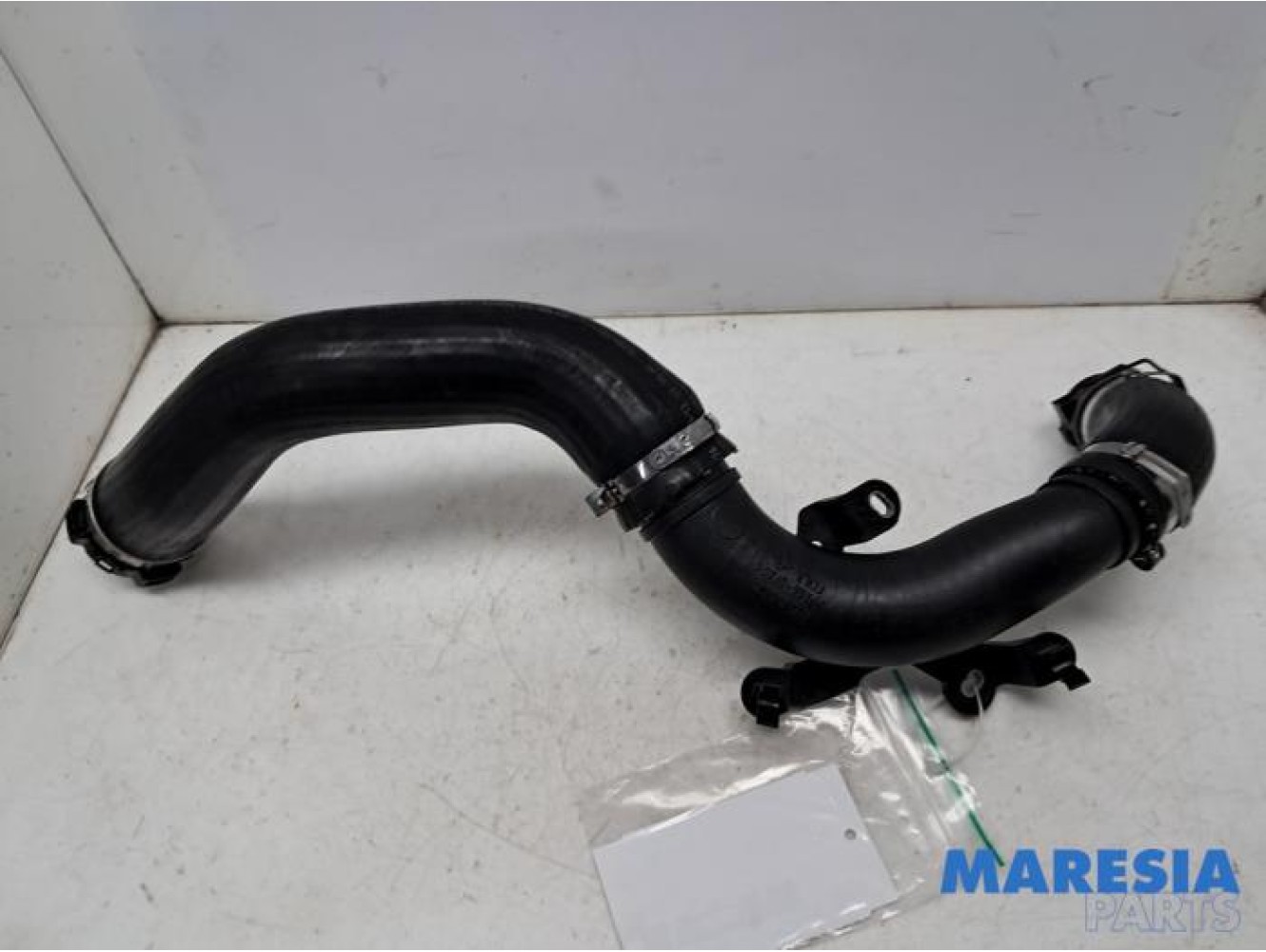 Renault - Clio - Intercooler hose