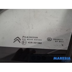 Citroen - C4 - Quarter light, front left