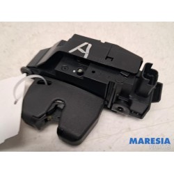 Citroen - C4 - Tailgate lock mechanism