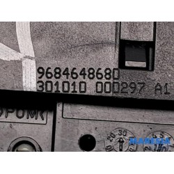 Citroen - C4 - Tailgate lock mechanism