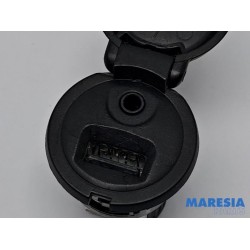 Citroen - C4 - AUX / USB connection