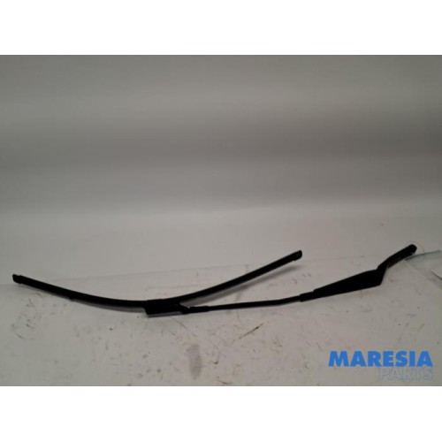 Peugeot - 308 - Front wiper arm