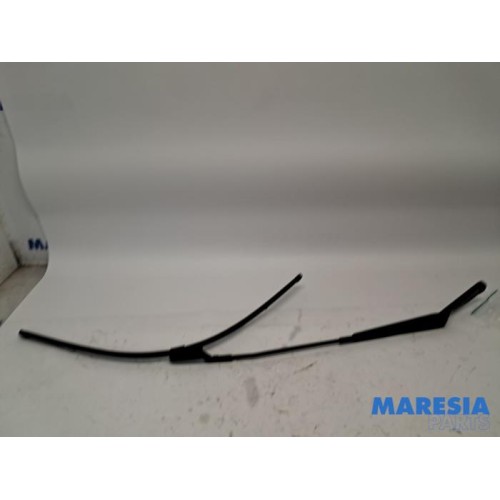 Peugeot - 308 - Front wiper arm