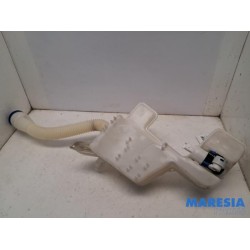Peugeot - 308 - Front windscreen washer reservoir