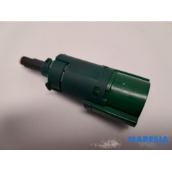 Peugeot - 308 - Brake light switch