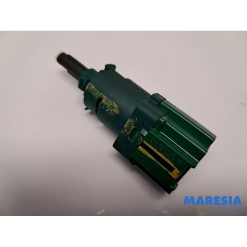 Peugeot - 308 - Brake light switch