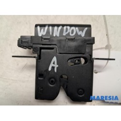 Peugeot - 308 - Tailgate lock mechanism