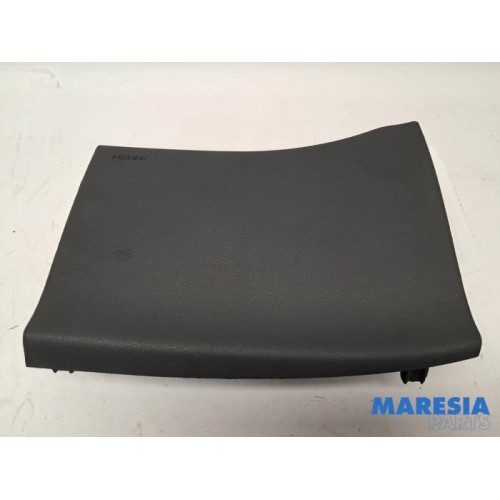 Peugeot - 308 - Knee airbag, left