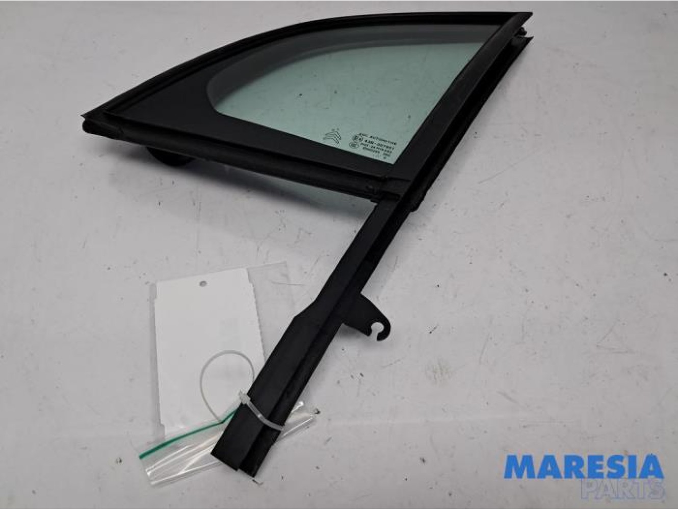 Citroen - DS3 - Vitre triangulaire avant gauche