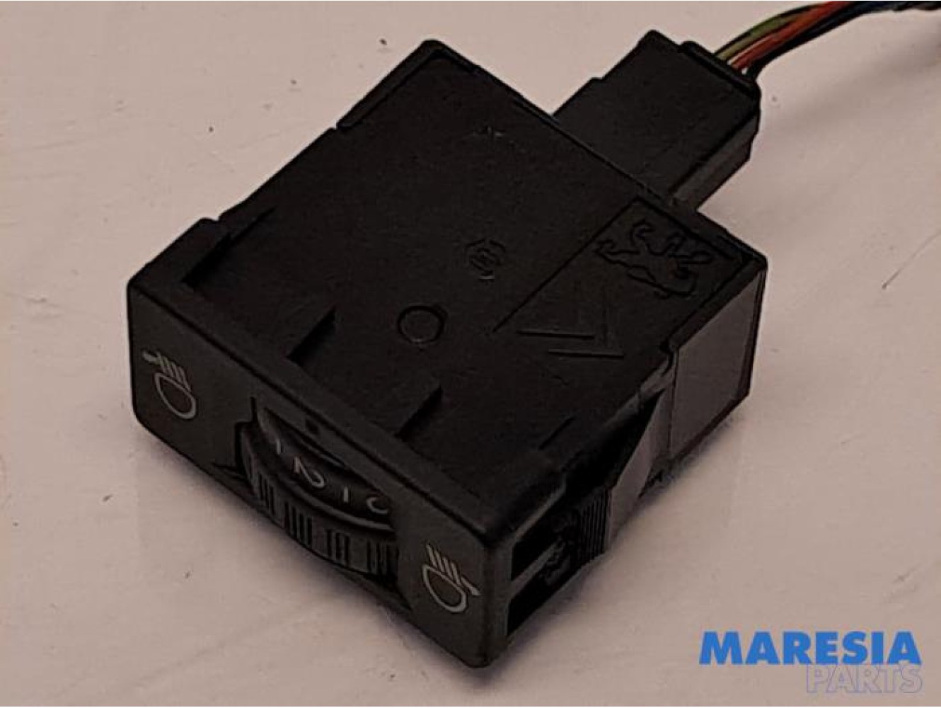 Citroen - DS3 - AIH headlight switch