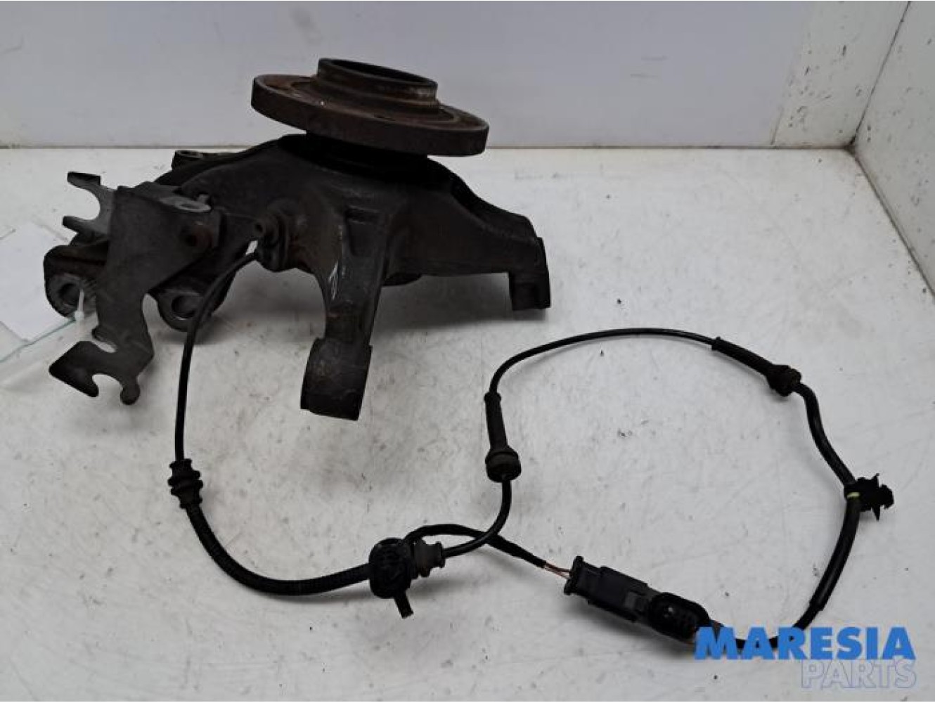Peugeot - 308 - Knuckle, front right