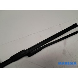 Peugeot - 308 - Front wiper arm